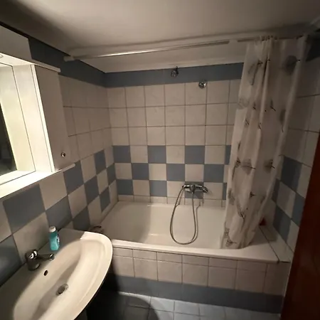 Athina * Néa Péramos